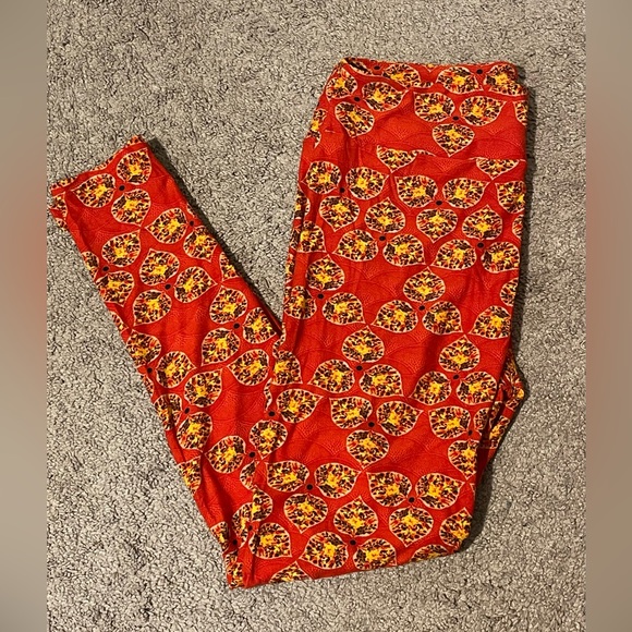 LuLaRoe Pants - ‼️🎉Reasonable Offers Accepted🎉‼️LuLaRoe Tall & Curvy Leggings.